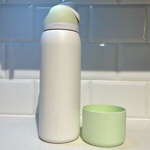 Owala FreeSip Insulated Stainless Steel Water Bottle 40oz